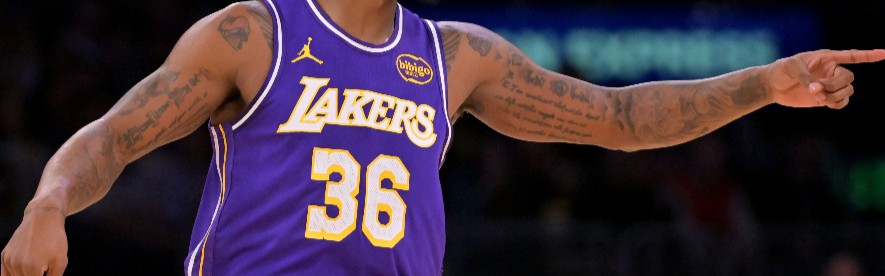 胜鹈鹕！詹姆斯直指防守重要性，斯玛特不满判罚，里弗斯谈伤势！