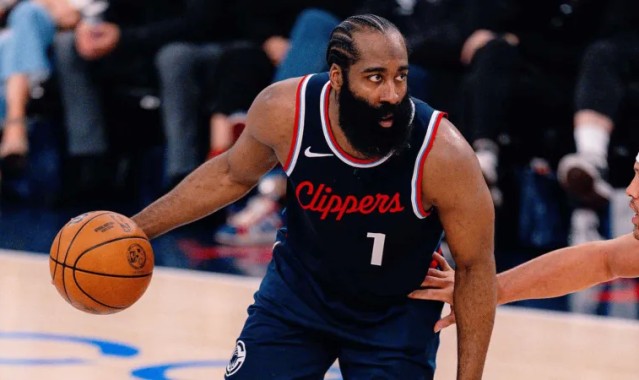 哈登去年在ESPN百大球员中排名第41，今年排名第23